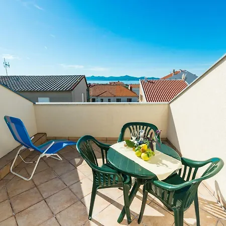 Victoria Apartment *