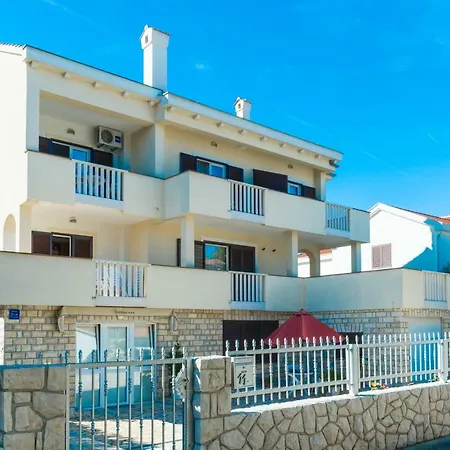 Apartment Victoria *