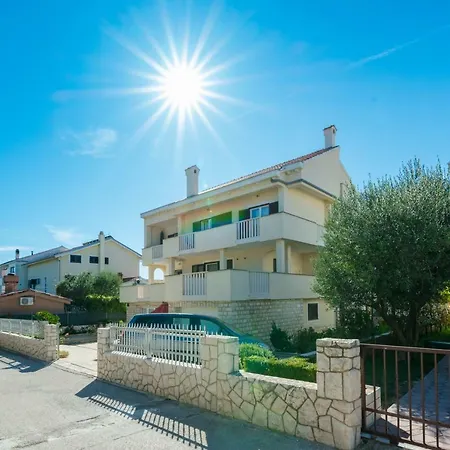 Victoria 아파트 *